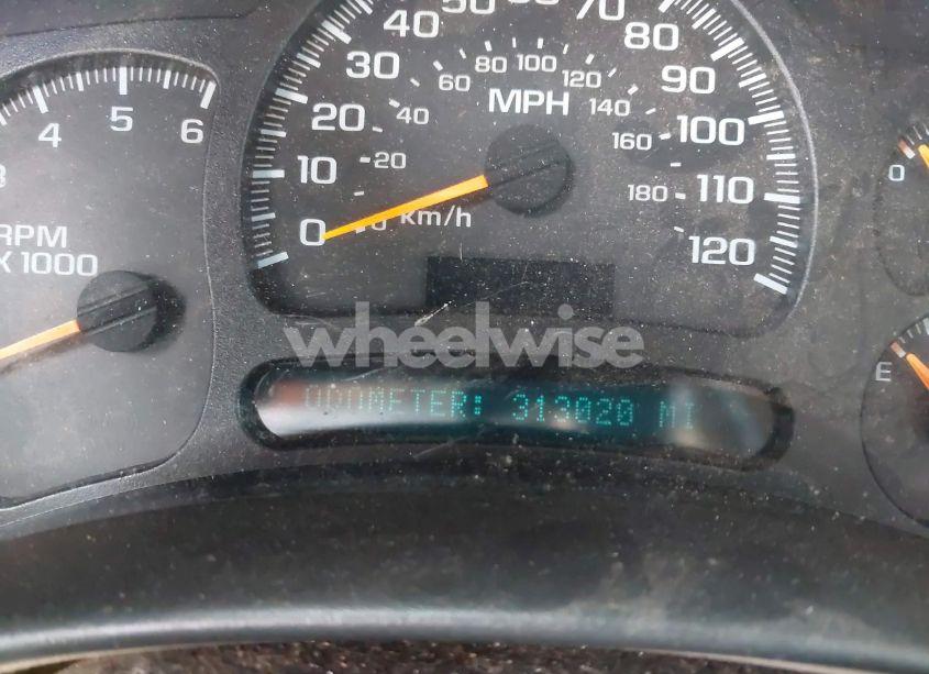 Photo 7 of 2004 Chevrolet Suburban 1500 LS (VIN 1GNEC16Z54J210013)