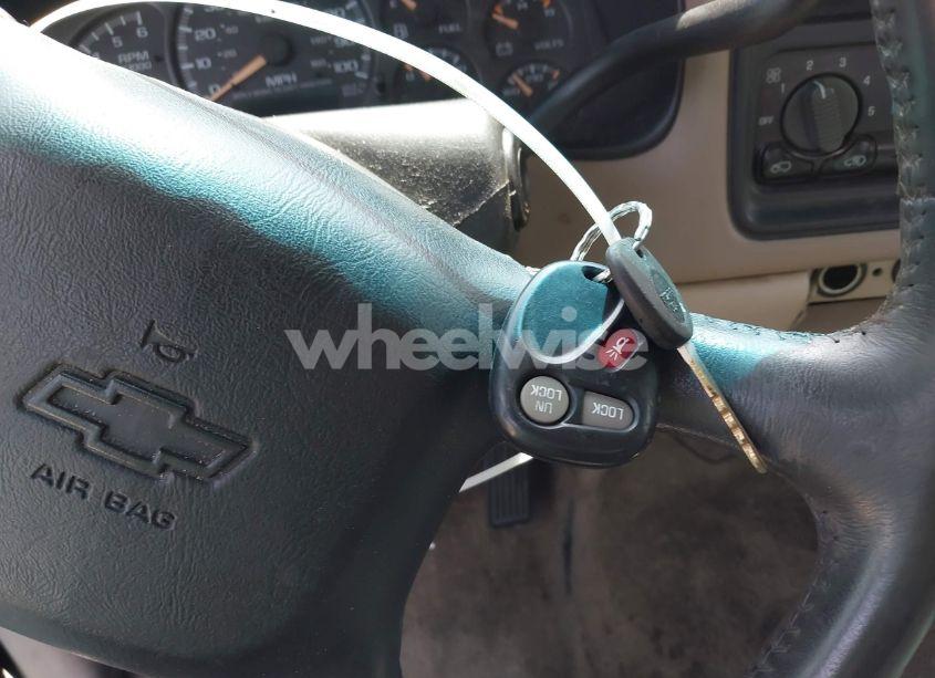 Photo 11 of 2002 Chevrolet Suburban 1500 LS (VIN 1GNEC16Z62J206341)