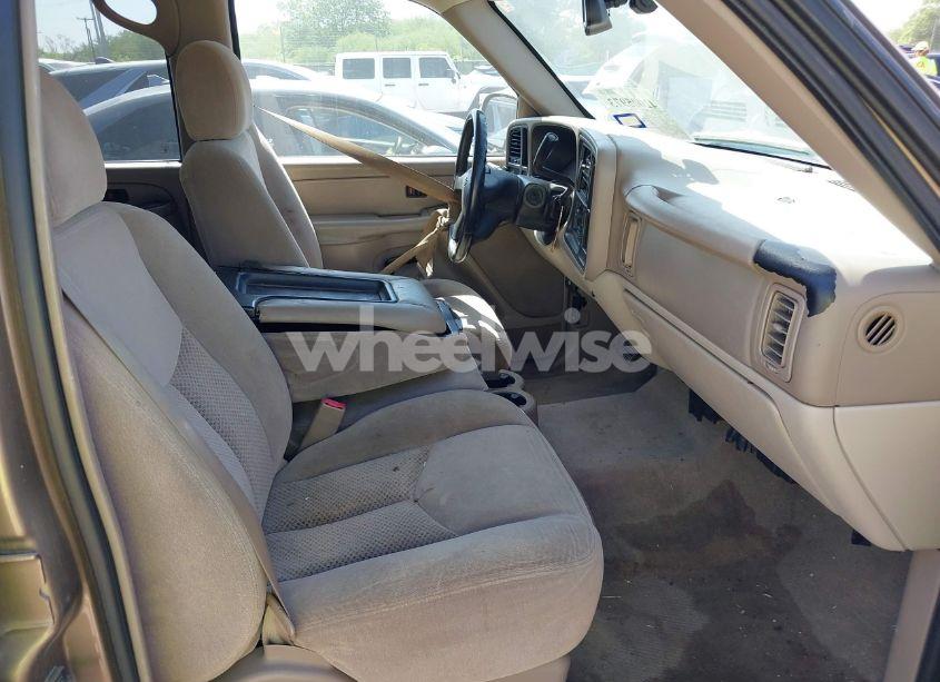 Photo 5 of 2004 Chevrolet Suburban 1500 LS (VIN 1GNEC16Z64J117498)