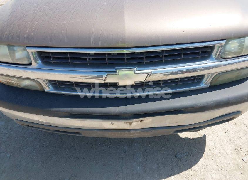 Photo 6 of 2004 Chevrolet Suburban 1500 LS (VIN 1GNEC16Z64J117498)