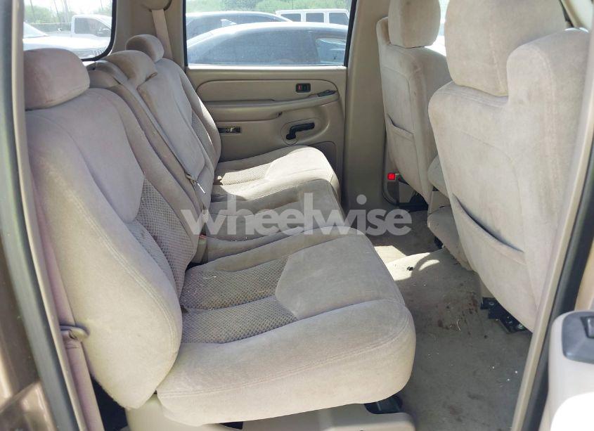 Photo 8 of 2004 Chevrolet Suburban 1500 LS (VIN 1GNEC16Z64J117498)