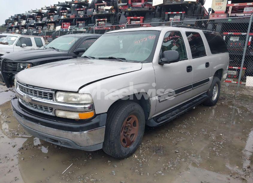 Photo 2 of 2004 Chevrolet Suburban 1500 LS (VIN 1GNEC16Z64J230206)