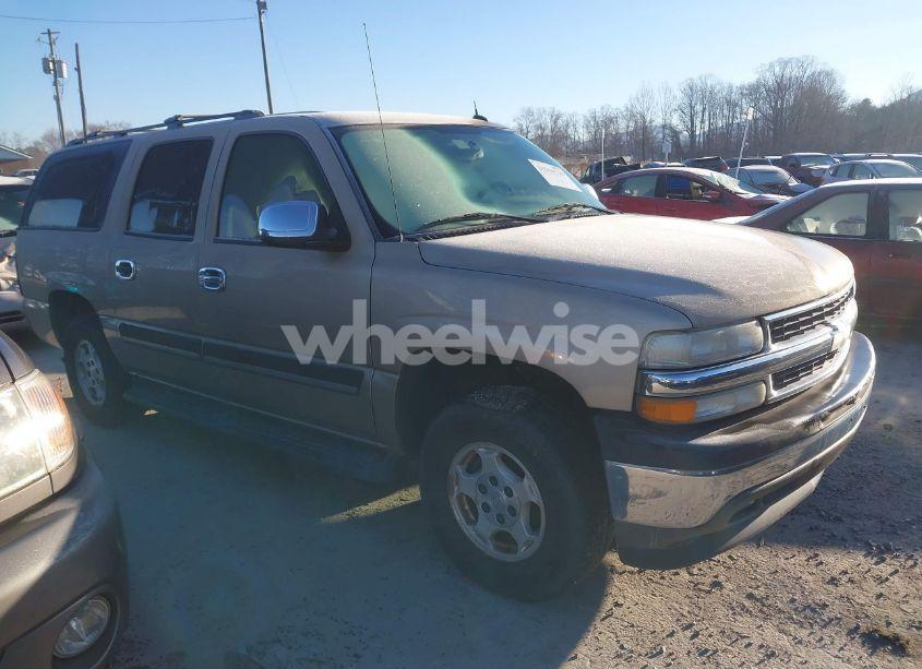 2005 Chevrolet Suburban 1500 LS (VIN 1GNEC16Z65J205789) main photo