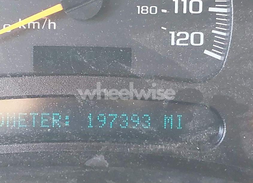 Photo 7 of 2005 Chevrolet Suburban 1500 LS (VIN 1GNEC16Z65J205789)