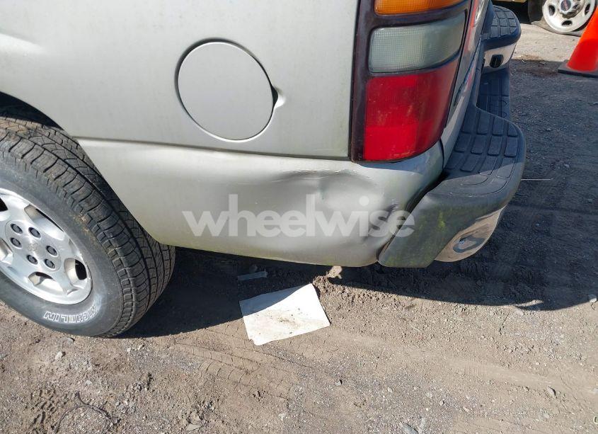 Photo 6 of 2006 Chevrolet Suburban 1500 LS (VIN 1GNEC16Z66J105810)