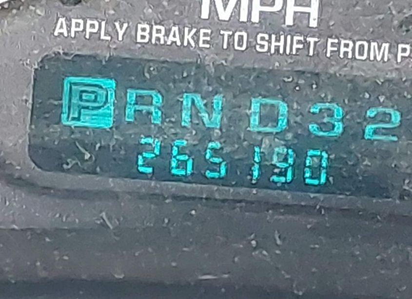 Photo 15 of 2002 Chevrolet Suburban 1500 LS (VIN 1GNEC16Z72J136848)