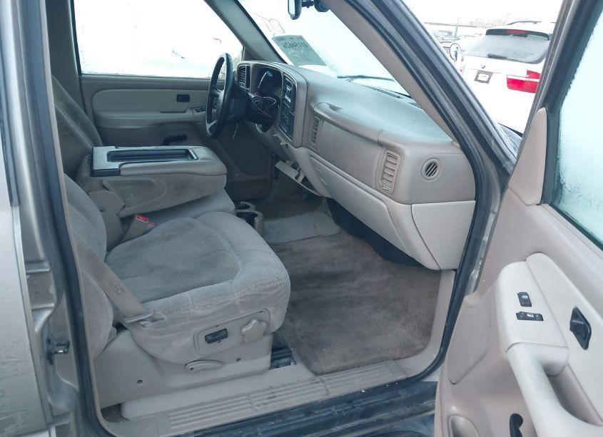 Photo 5 of 2002 Chevrolet Suburban 1500 LS (VIN 1GNEC16Z72J136848)