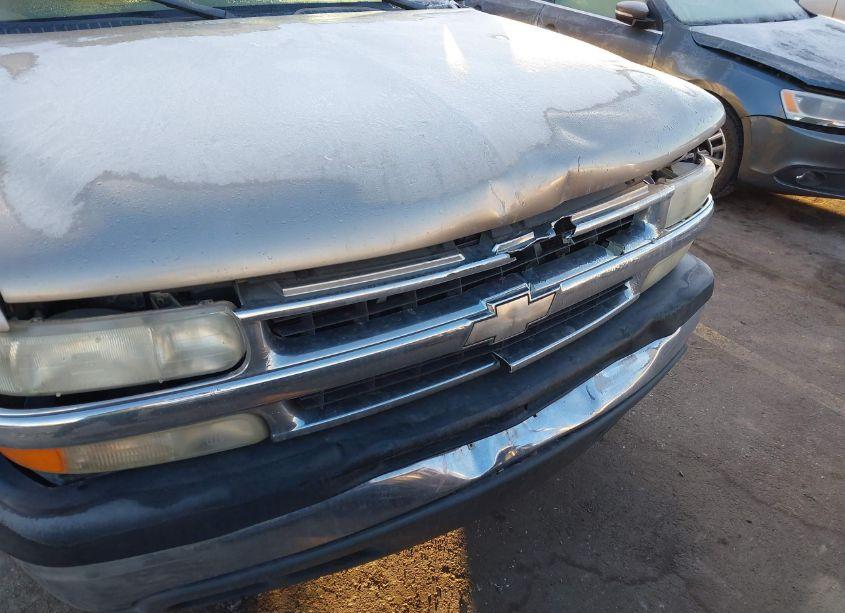 Photo 6 of 2002 Chevrolet Suburban 1500 LS (VIN 1GNEC16Z72J136848)