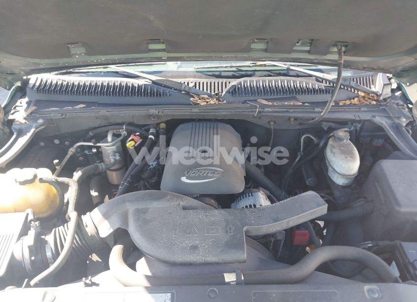 Photo 10 of 2004 Chevrolet Suburban 1500 LS (VIN 1GNEC16Z74J201779)