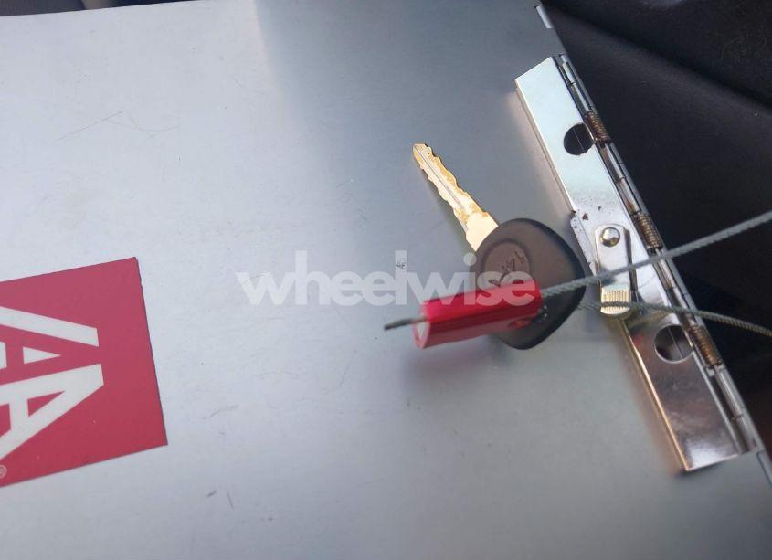 Photo 11 of 2004 Chevrolet Suburban 1500 LS (VIN 1GNEC16Z74J201779)