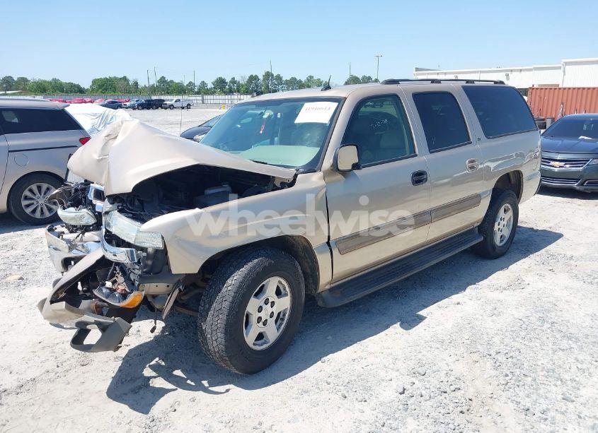 Photo 2 of 2005 Chevrolet Suburban 1500 LT (VIN 1GNEC16Z75J117611)