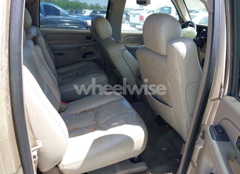 Photo 8 of 2005 Chevrolet Suburban 1500 LT (VIN 1GNEC16Z75J117611)