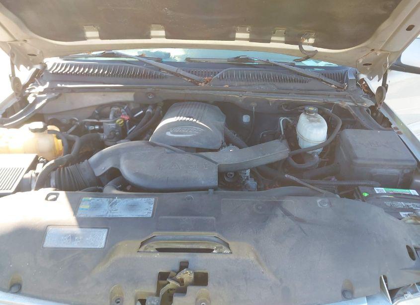 Photo 10 of 2005 Chevrolet Suburban 1500 LT (VIN 1GNEC16Z75J244844)