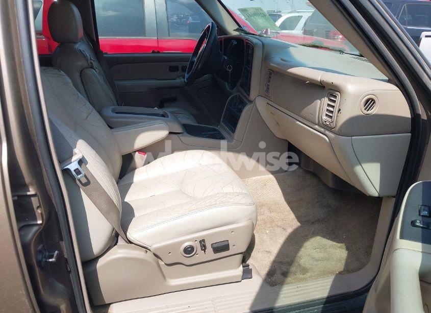 Photo 5 of 2003 Chevrolet Suburban 1500 LT (VIN 1GNEC16Z83J191651)