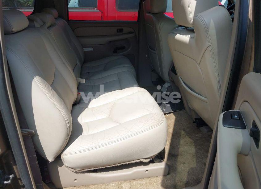 Photo 8 of 2003 Chevrolet Suburban 1500 LT (VIN 1GNEC16Z83J191651)