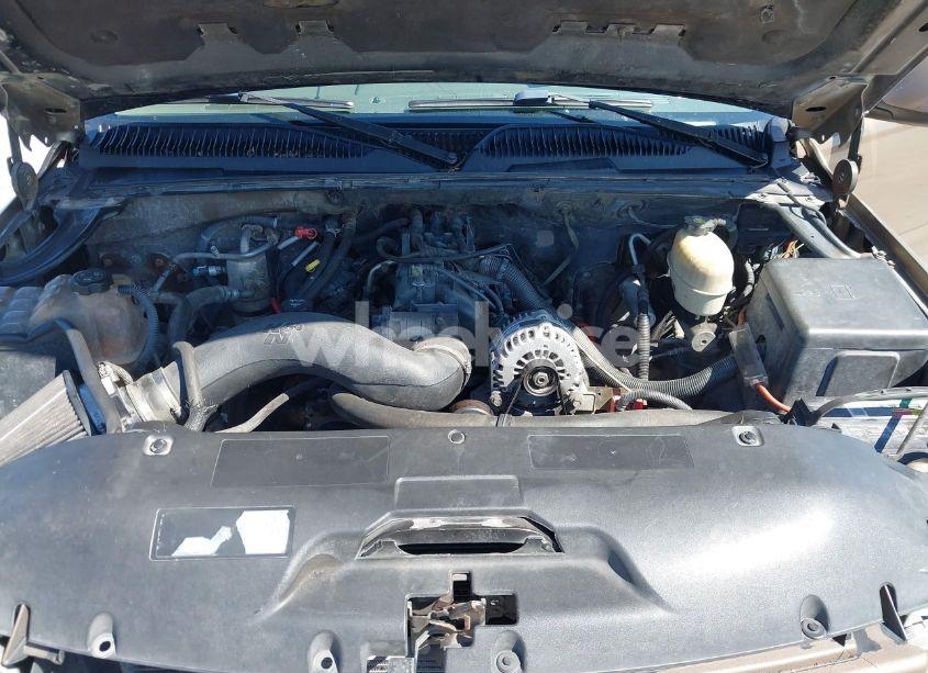 Photo 10 of 2004 Chevrolet Suburban 1500 LS (VIN 1GNEC16Z84J186242)