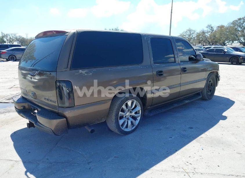 Photo 4 of 2004 Chevrolet Suburban 1500 LS (VIN 1GNEC16Z84J186242)