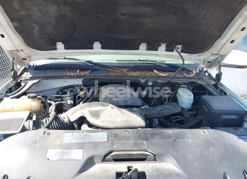 Photo 10 of 2005 Chevrolet Suburban 1500 LT (VIN 1GNEC16Z85J160936)