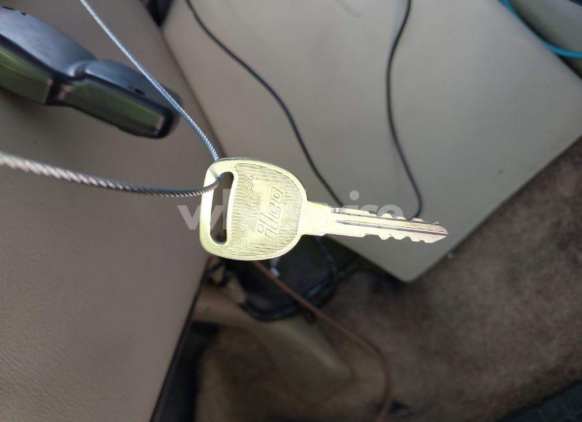 Photo 11 of 2002 Chevrolet Suburban 1500 LT (VIN 1GNEC16Z92J137371)