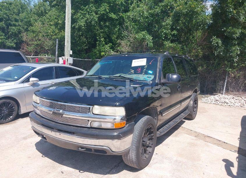 Photo 2 of 2002 Chevrolet Suburban 1500 LT (VIN 1GNEC16Z92J137371)