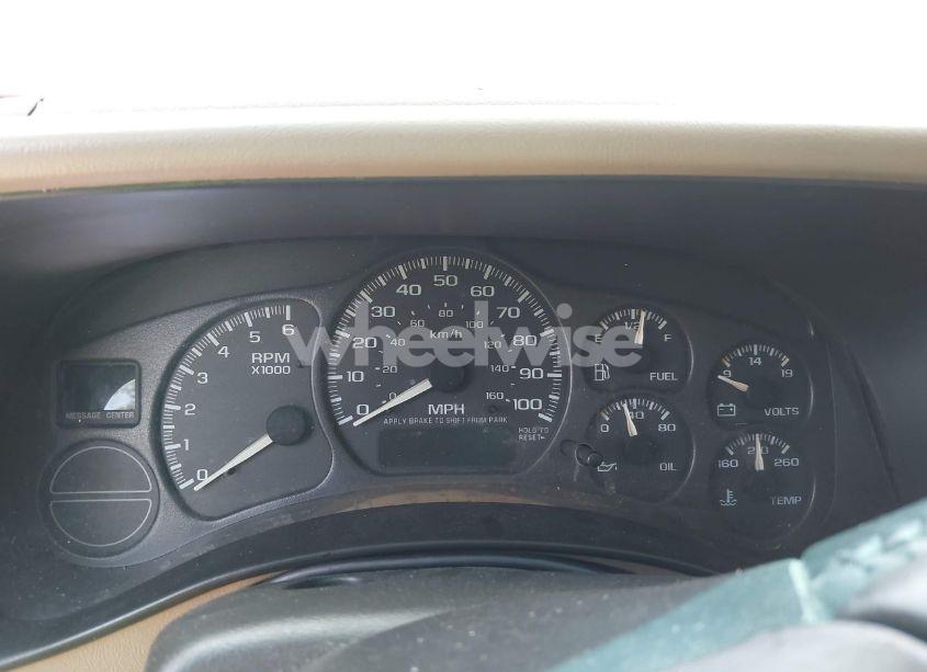 Photo 7 of 2002 Chevrolet Suburban 1500 LT (VIN 1GNEC16Z92J137371)