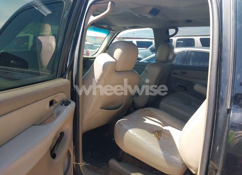 Photo 8 of 2002 Chevrolet Suburban 1500 LT (VIN 1GNEC16Z92J137371)