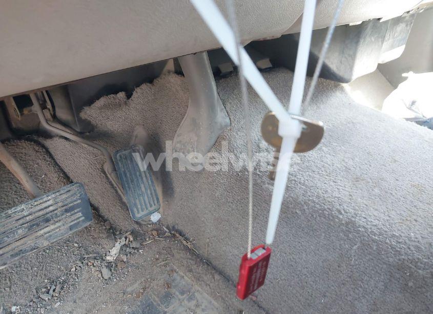 Photo 11 of 2002 Chevrolet Suburban 1500 LS (VIN 1GNEC16Z92J244114)