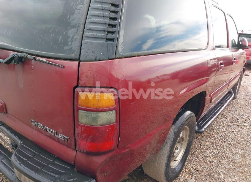 Photo 4 of 2003 Chevrolet Suburban 1500 LT (VIN 1GNEC16Z93J203872)