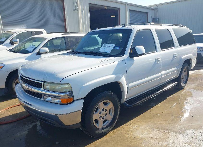 Photo 2 of 2004 Chevrolet Suburban 1500 LT (VIN 1GNEC16Z94J135137)