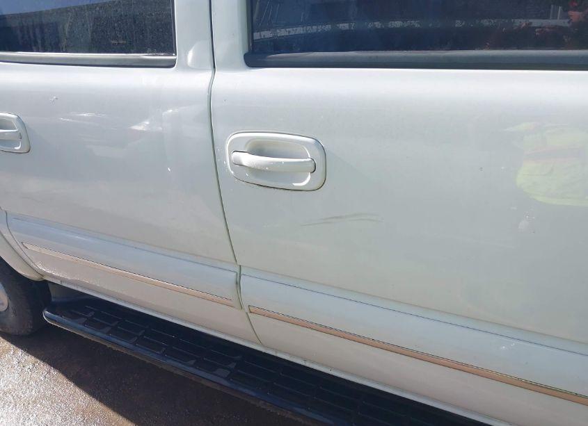 Photo 6 of 2004 Chevrolet Suburban 1500 LT (VIN 1GNEC16Z94J135137)