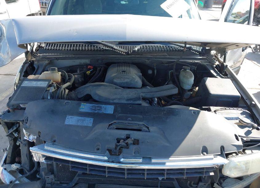 Photo 10 of 2004 Chevrolet Suburban 1500 LS (VIN 1GNEC16Z94J159759)