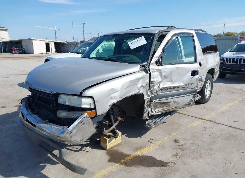 Photo 2 of 2004 Chevrolet Suburban 1500 LS (VIN 1GNEC16Z94J159759)