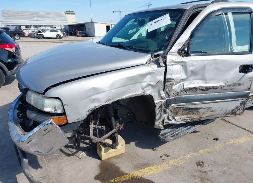 Photo 6 of 2004 Chevrolet Suburban 1500 LS (VIN 1GNEC16Z94J159759)