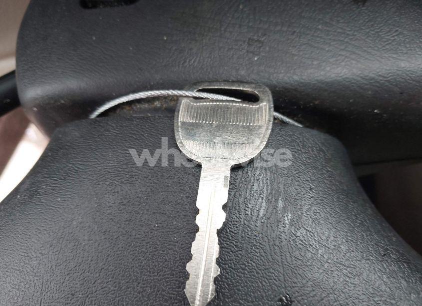 Photo 11 of 2004 Chevrolet Suburban 1500 LS (VIN 1GNEC16Z94J235657)