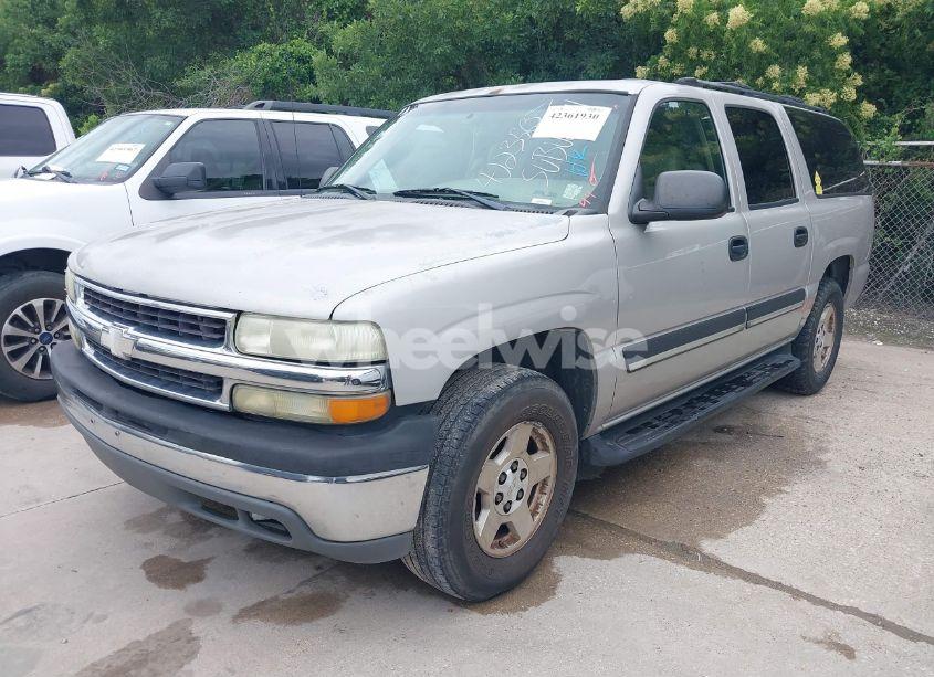 Photo 2 of 2004 Chevrolet Suburban 1500 LS (VIN 1GNEC16Z94J235657)