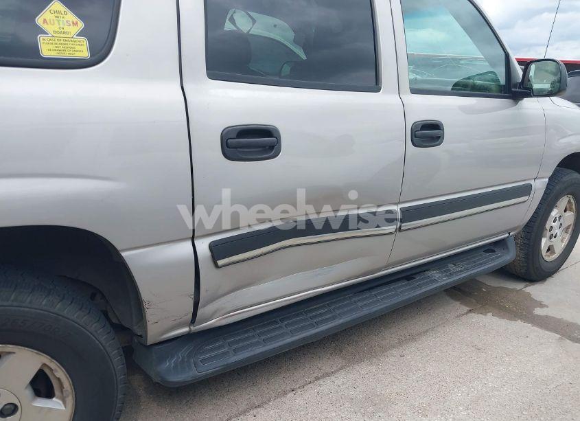 Photo 6 of 2004 Chevrolet Suburban 1500 LS (VIN 1GNEC16Z94J235657)