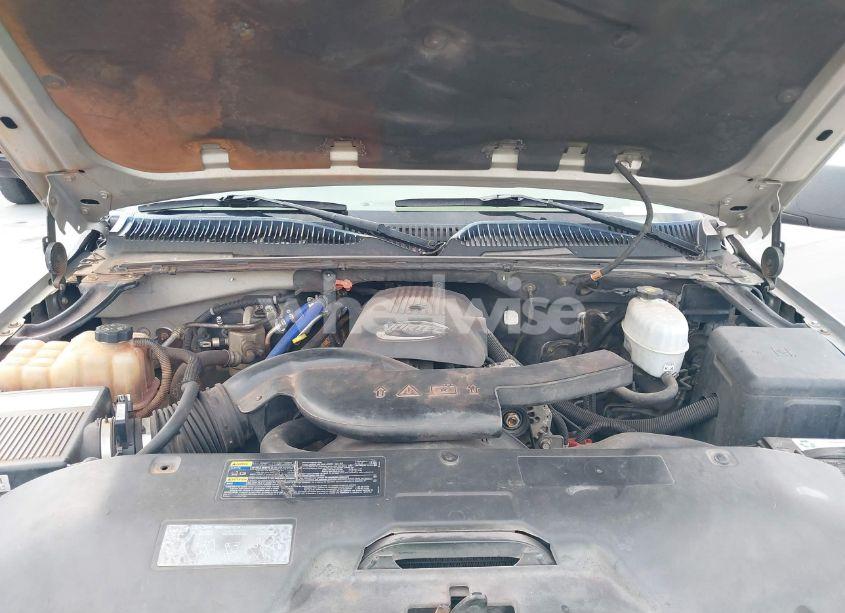 Photo 10 of 2004 Chevrolet Suburban 1500 LT (VIN 1GNEC16Z94J240907)