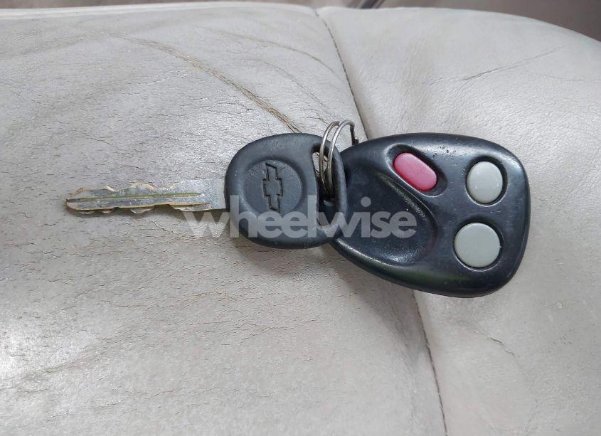 Photo 11 of 2004 Chevrolet Suburban 1500 LT (VIN 1GNEC16Z94J240907)