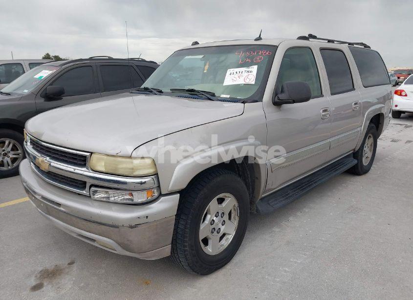 Photo 2 of 2004 Chevrolet Suburban 1500 LT (VIN 1GNEC16Z94J240907)