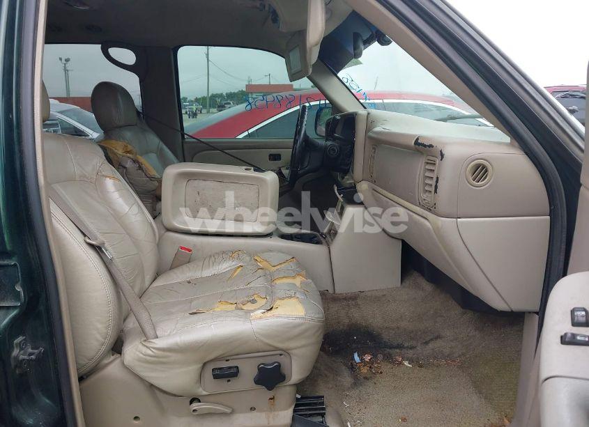 Photo 5 of 2002 Chevrolet Suburban 1500 LS (VIN 1GNEC16ZX2J248205)