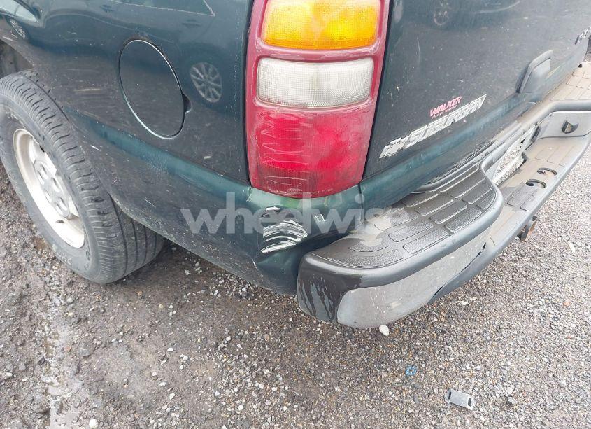 Photo 6 of 2002 Chevrolet Suburban 1500 LS (VIN 1GNEC16ZX2J248205)