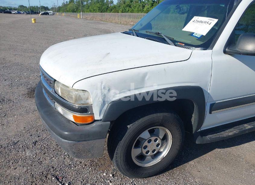 Photo 6 of 2003 Chevrolet Suburban 1500 LS (VIN 1GNEC16ZX3J197984)
