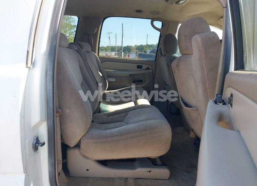 Photo 8 of 2003 Chevrolet Suburban 1500 LS (VIN 1GNEC16ZX3J197984)