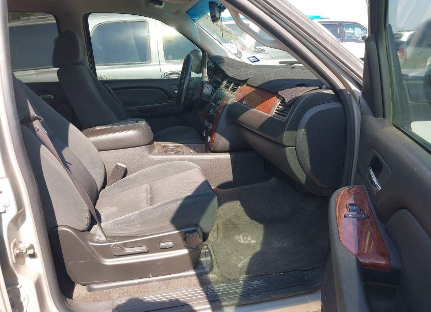 Photo 5 of 2009 Chevrolet Tahoe LT1 (VIN 1GNEC23319R206409)