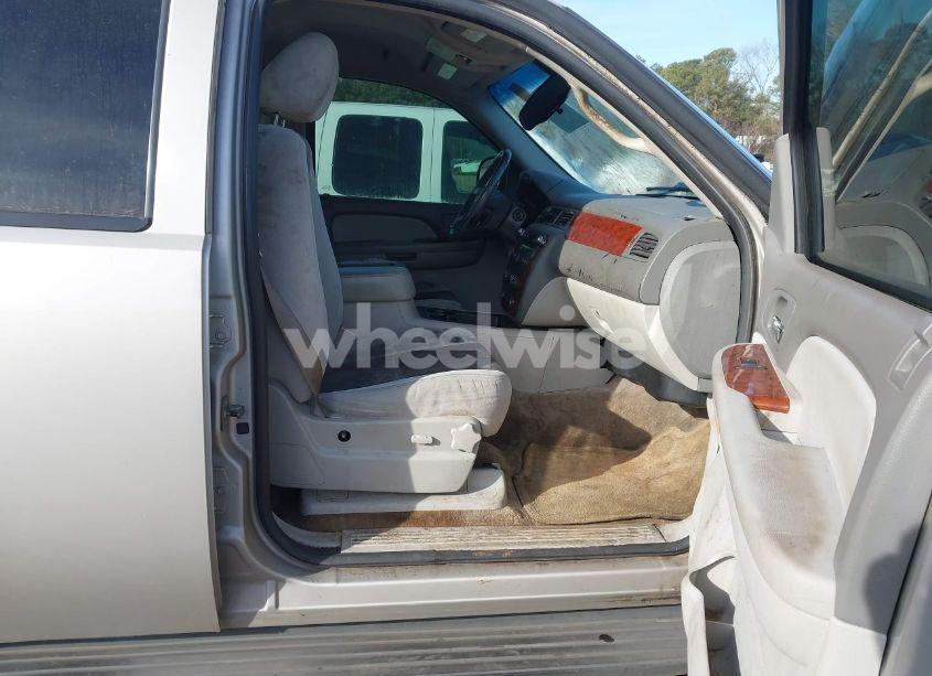 Photo 5 of 2009 Chevrolet Tahoe LT1 (VIN 1GNEC23329R242741)