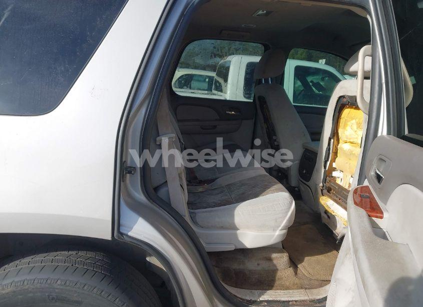 Photo 8 of 2009 Chevrolet Tahoe LT1 (VIN 1GNEC23329R242741)