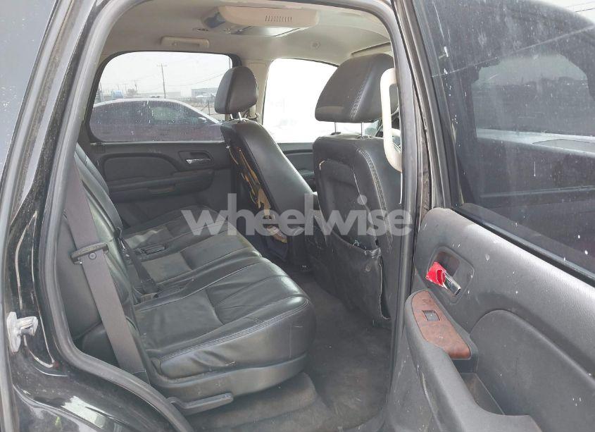 Photo 8 of 2009 Chevrolet Tahoe LT2 (VIN 1GNEC23329R303165)