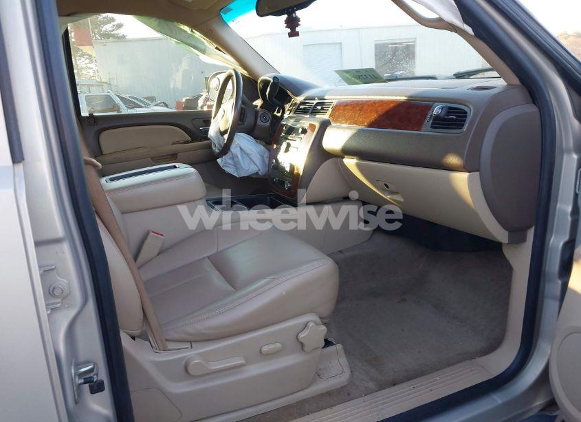 Photo 5 of 2009 Chevrolet Tahoe LT1 (VIN 1GNEC23339R273982)