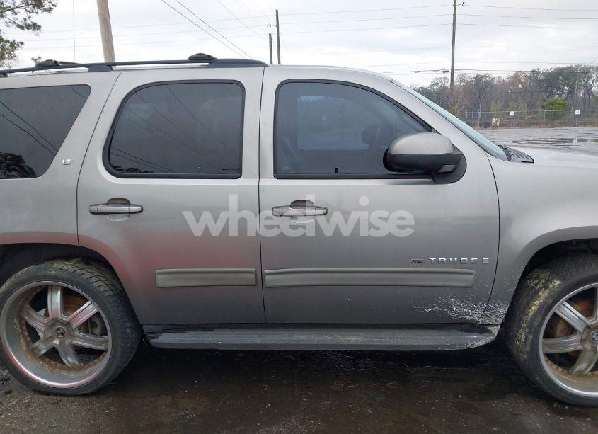 Photo 13 of 2009 Chevrolet Tahoe LT1 (VIN 1GNEC23359R235413)