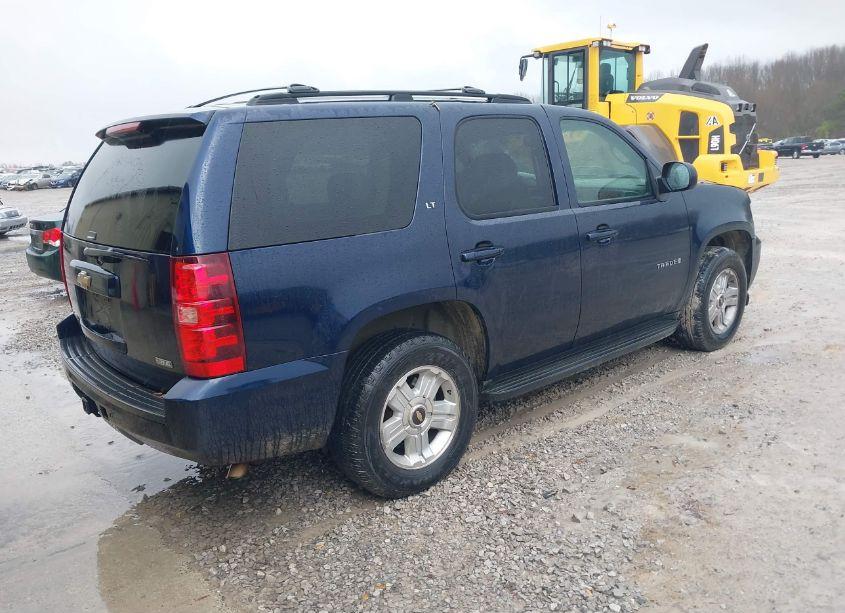 Photo 4 of 2009 Chevrolet Tahoe LT2 (VIN 1GNEC23399R221885)